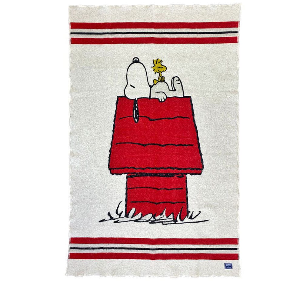 Peanuts Wool Throw Snoopy House